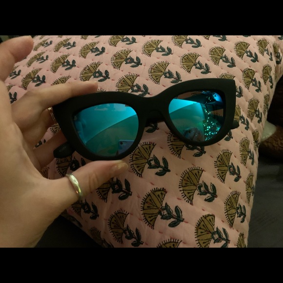 SOLD Quay Australia Sunglasses Kitti - Picture 1 of 5